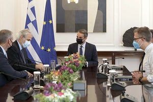 Σσύσκεψη υπό τον πρωθυπουργό, ο Υπουργός Χρήστος Στυλιανίδης και ο Υφυπουργός Κλιματικής Κρίσης και Πολιτικής Προστασίας Ευάγγελος Τουρνάς