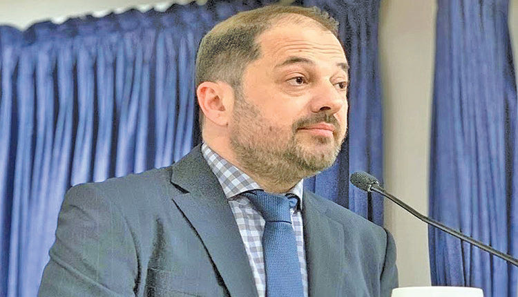 Γιώργος Παπαζήσης