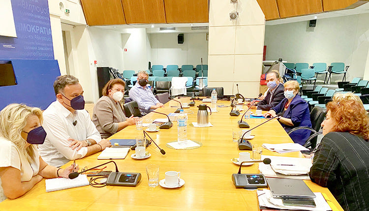 Συνάντηση Αρναουτάκη με την Μενδώνη