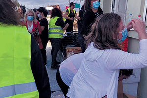 Συγκινούν οι σεισμόπληκτοι εθελοντές!