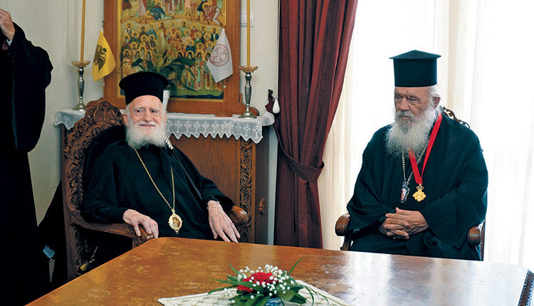 Ο Αρχιεπίσκοπος Αθηνών απέσπασε τη μεγαλύτερη τιμητική διάκριση της Εκκλησίας της Κρήτης