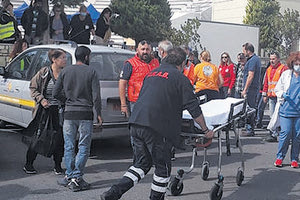 σεισμός αρκαλοχώρι : τραυματισμός εθελοντή