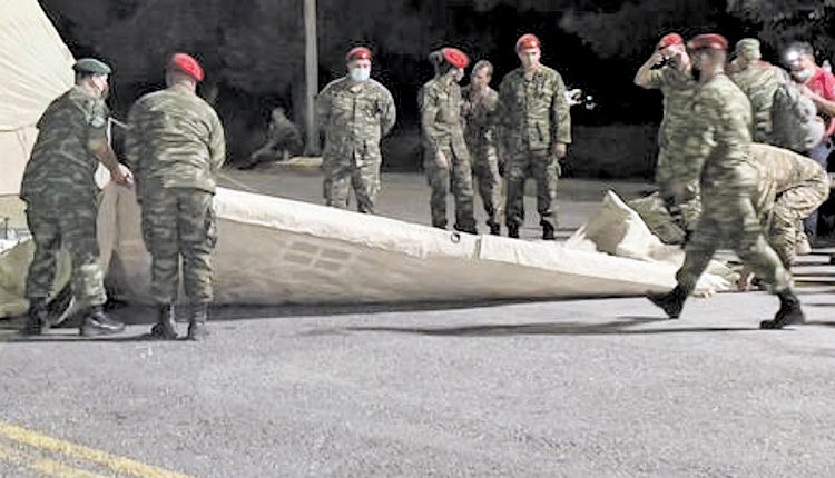 Βράδυ 27ης Σεπτεμβρίου. 1η νύχτα μετά τον σεισμό. Ο στρατός στήνει τις σκηνές στον περιβάλλοντα χώρο του εκθεσιακού κέντρου... Πονάει η ψυχή.