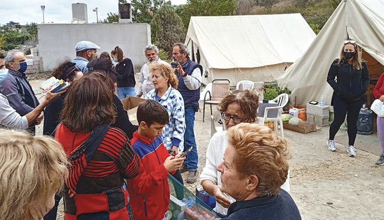 Μοίρασαν τρόφιμα οι Ομάδες Γυναικών