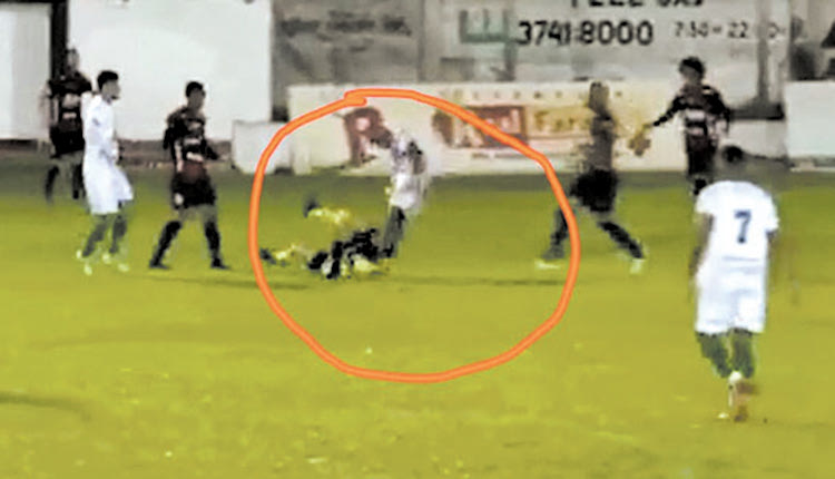 έστειλε τον διαιτητή στο νοσοκομείο!