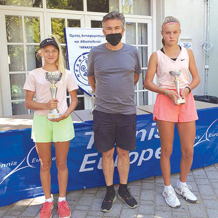 Οι κ.κ Περδικογιάννης και Μπλαβάκης στις απονομές