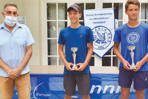 Οι κ.κ Περδικογιάννης και Μπλαβάκης στις απονομές