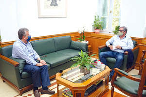 Από τη συνάντηση με τον δήμαρχο Αγίου Νικολάου