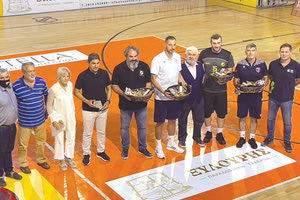 Οι βραβευθέντες στο τουρνουά βόλεϊ που διοργάνωσε ο ΟΦΗ