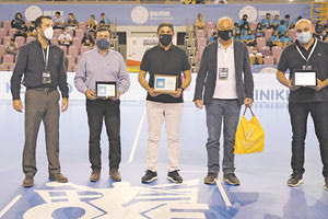 Η Ομοσπονδία χάνμπολ βράβευσε τους κ.κ. Αυγενάκη, Συριγωνάκη και Βαρδαβά