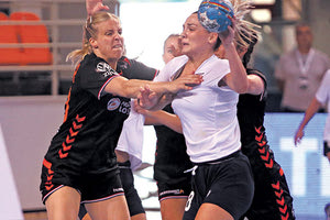 Φάση από το χθεσινό ιστορικό παιχνίδι στα «Δύο Αοράκια»