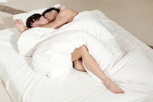 Άφησε τον σύζυγο στα κρύα του λουτρού