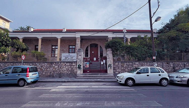 Ο ΣΕΙΣΜΟΣ ΤΑΛΑΝΙΖΕΙ ΚΑΙ ΤΗΝ ΠΟΛΗ  Ξεπερνούν τους 600 οι «άστεγοι» μαθητές του Ηρακλείου 