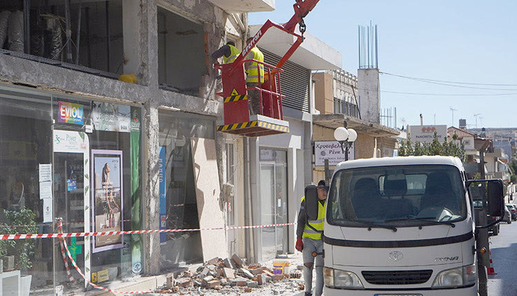 ΣΥΣΚΕΨΗ ΣΤΟ ΑΡΚΑΛΟΧΩΡΙ Ψάχνουν τα βήματα για ανασυγκρότηση των επιχειρήσεων