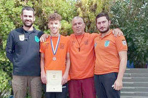 Οι αθλητές του Παγκρήτιου με τους προπονητές τους;