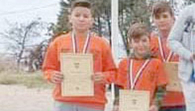 Οι αθλητές του Παγκρήτιου με τους προπονητές τους