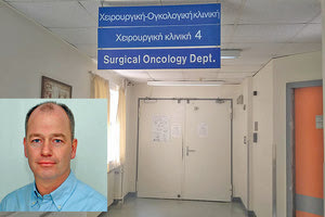 Μετά την αφυπηρέτηση του καθηγητή Οδυσσέα Ζώρα, νέος διευθυντής της Χειρουργικής Ογκολογικής Κλινικής είναι ο καθηγητής κ. Έλκο Ντεμπρέ