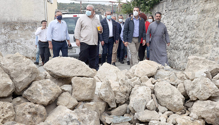 Τις πληγείσες περιοχές επισκέφθηκε ο πρόεδρος της Αξιωματικής Αντιπολίτευσης