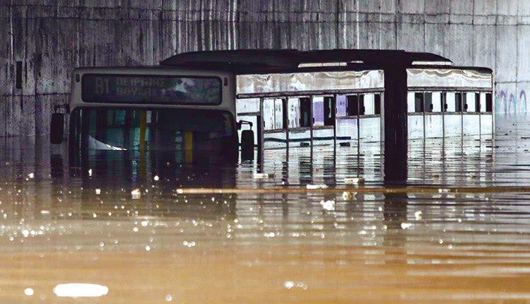 Διακόπηκε η κυκλοφορία σε σημεία της Αττικής λόγω της βροχόπτωσης