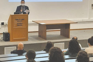 Ο κοσμήτορας καθηγητής κ. Γιώργος Κοχιαδάκης