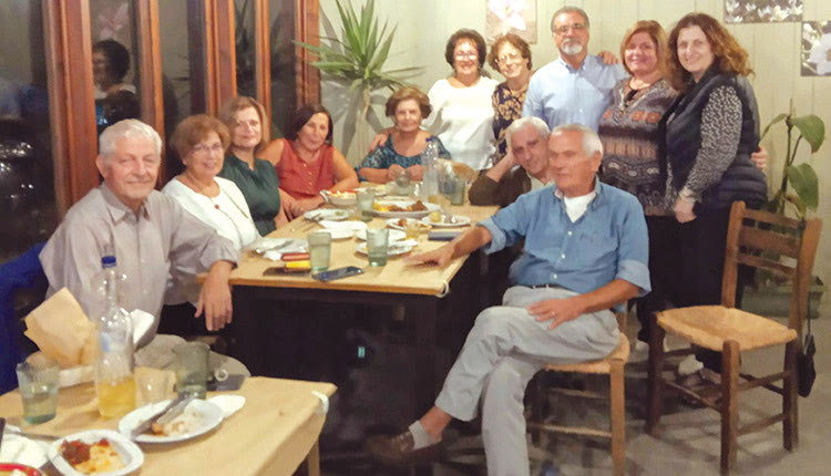 Πρώην, νυν μα και συνταξιούχοι υπάλληλοι του Περιφερειακού Κέντρου Προστασίας Φυτών και Ποιοτικού Ελέγχου Ηρακλείου συναντήθηκαν την προηγούμενη εβδομάδα