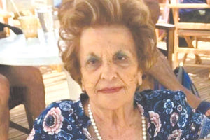 Αθηνά Μπουρλώτου