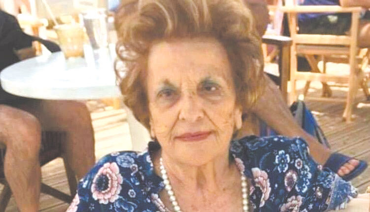 Αθηνά Μπουρλώτου
