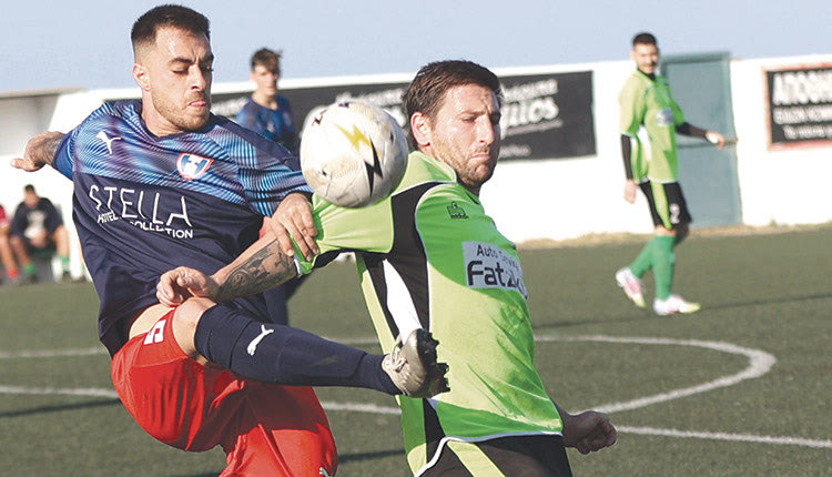 Στιγμιότυπα από την αναμέτρηση ΕΓΟΗ - Χερσόνησος που έληξε με νίκη των φιλοξενούμενων