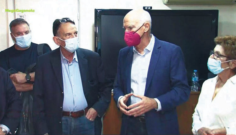 Ο κ. Παπανδρέου κατέθεσε και 82 υπογραφές μελών της Κ.Ε.