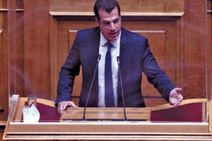 Ο υπουργός Υγείας, Θάνος Πλεύρης