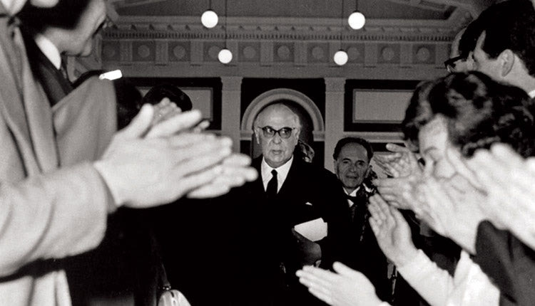 Ήταν σαν χθες, 24 Οκτωβρίου, του 1963 όταν  η Σουηδική Ακαδημία απένειμε το Βραβείο Νόμπελ λογοτεχνίας στον Γιώργο Σεφέρη