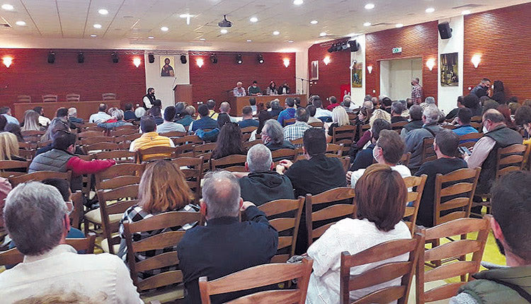 Περισσότεροι από 300 σεισμόπληκτοι συμμετείχαν στη συνέλευση