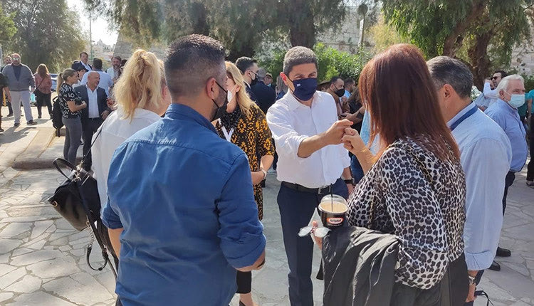 Στον Θεατρικό Σταθμό ψήφισε ο Λευτέρης Αυγενάκης