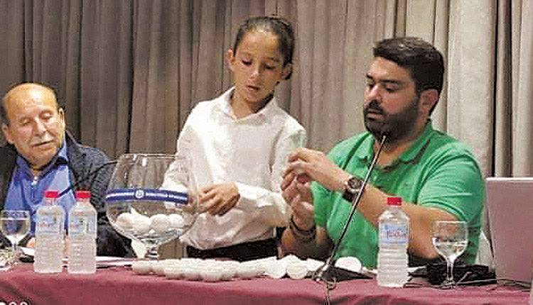 Στιγμιότυπο από τις χθεσινές κληρώσεις της ΕΠΣΗ