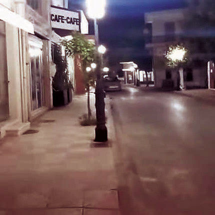 Μόλις νυχτώσει,  το Αρκαλοχώρι  μοιάζει με  έρημος τόπος