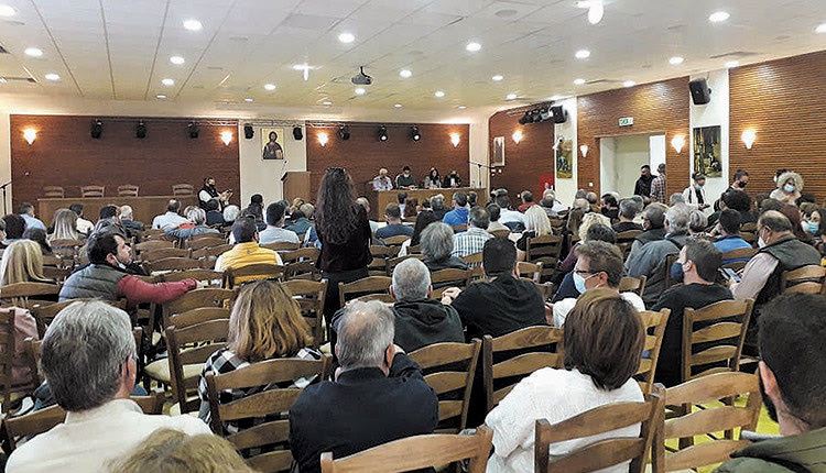 Περισσότερα από 300 άτομα συσπειρώθηκαν γύρω από μια προσπάθεια να σταθεί το Αρκαλοχώρι ξανά στα πόδια του