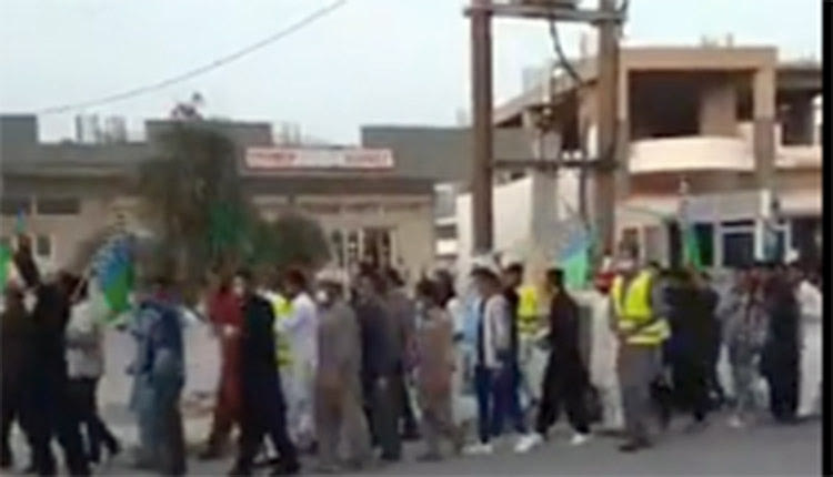 Τις τελευταίες ημέρες, οι Πακιστανοί με αφορμή το Milad-un-Nabi έχουν πραγματοποιήσει δύο πορείες στην Κρήτη και συγκεκριμένα στο Λασίθι