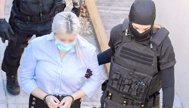ΕΠΙΘΕΣΗ ΜΕ ΒΙΤΡΙΟΛΙ: H κατηγορούμενη