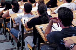 Κανείς δεν θέλει να κλείσουν τα πανεπιστήμια