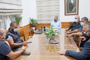 Με το προεδρείο των κτηνοτρόφων του Ηρακλείου συναντήθηκε ο Περιφερειάρχης Κρήτης Σταύρος Αρναουτάκης.  