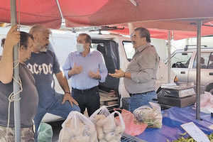 Στη λαϊκή αγορά ο Σωκράτης Βαρδάκης