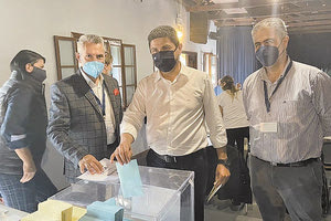 Λευτέρης Αυγενάκης με τον επανεκλεγέντα πρόεδρο Βαγγέλη Καρκανάκη