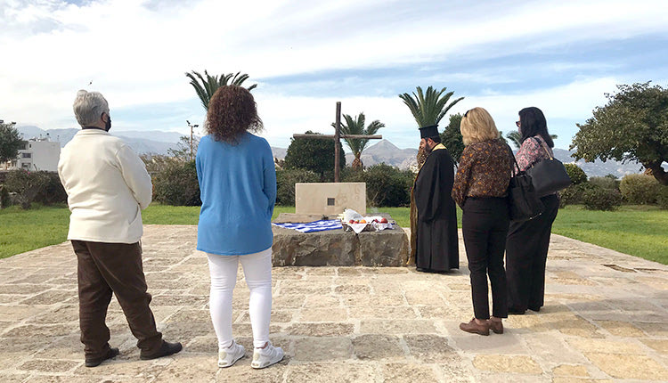 Τρισάγιο για την 64η επέτειο του θανάτου του Νίκου Καζαντζάκη από την ΔΕΦΝΚ