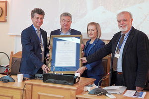 παράδοση του Παπύρου Αναγνώρισης της Ένταξης του Αποθέματος Βιόσφαιρας των Αστερουσίων στο Παγκόσμιο Δίκτυο Αποθεμάτων Βιόσφαιρας της UNESCO