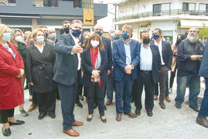 Στιγμιότυπο από την επίσκεψη της Προέδρου της Δημοκρατίας στο Αρκαλοχώρι