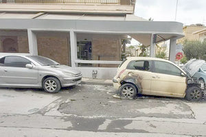Μία ωραία ατμόσφαιρα: Eμπρησμοί κατ’ εντολή, πυροβολισμοί για αντίποινα 