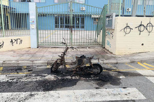 Ο εμπρησμός έγινε έξω από σχολείο του Ηρακλείου