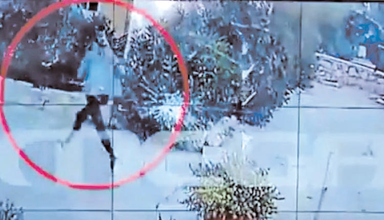 Η 48χρονη τρέχει για να σωθεί