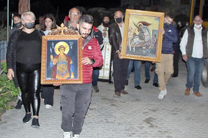 Περιφορά της εικόνας του Αγίου Γεωργίου του Μεθυστή με γιωργαλίδικα άλογα