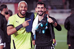 Ο Επασί δείχνει τον MVP του ΟΦΗ και σκόρερ Ντουρμισάι